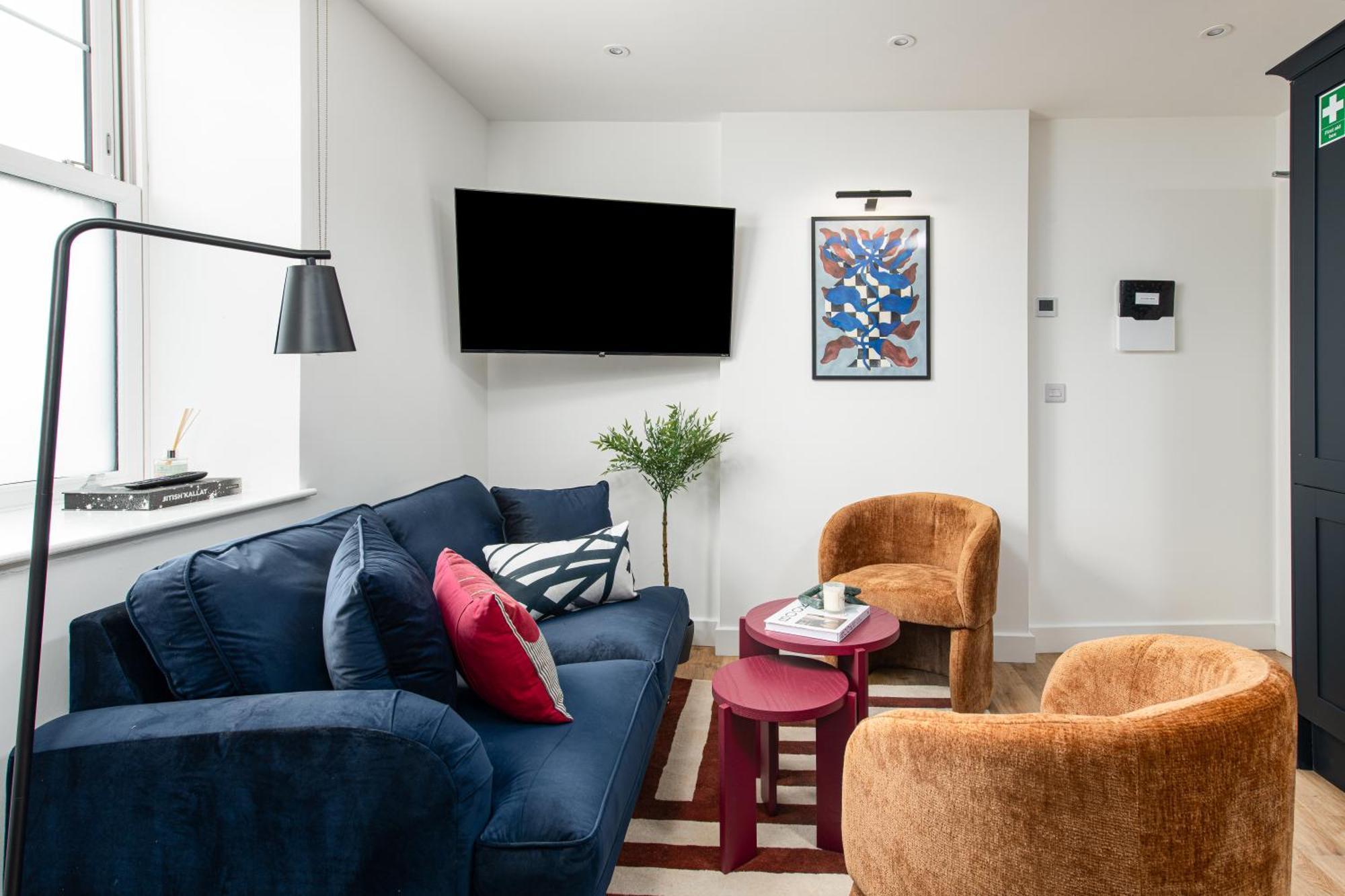 Chic-5bed-5bath-freeparking-by Fabaccommodation * Bristol