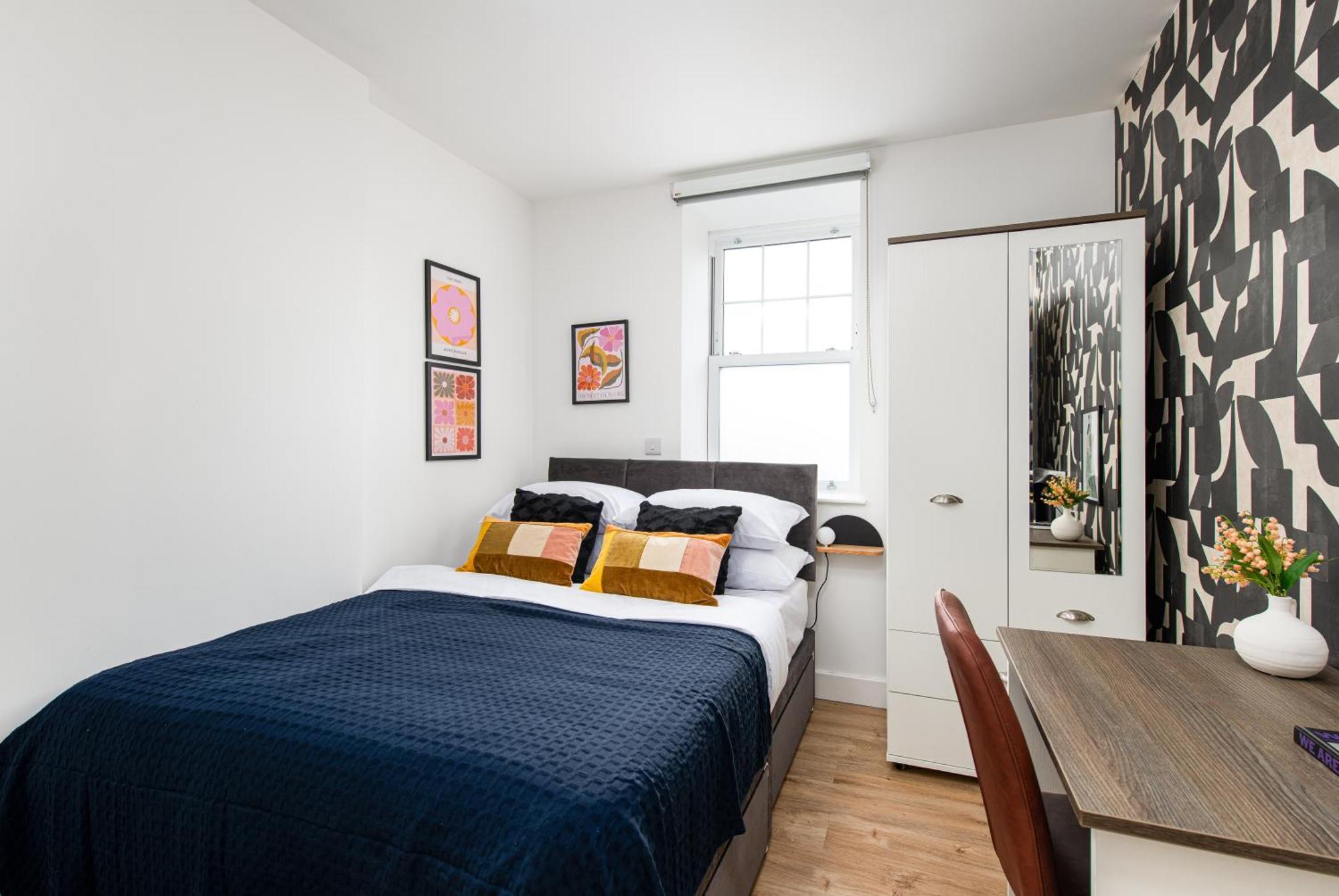Apartment Chic-5bed-5bath-freeparking-by Fabaccommodation Bristol